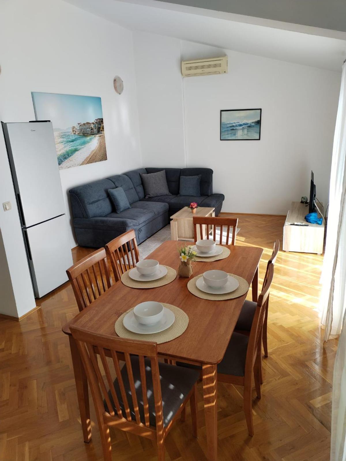 Apartmani Ljubo Примоштен Екстер'єр фото