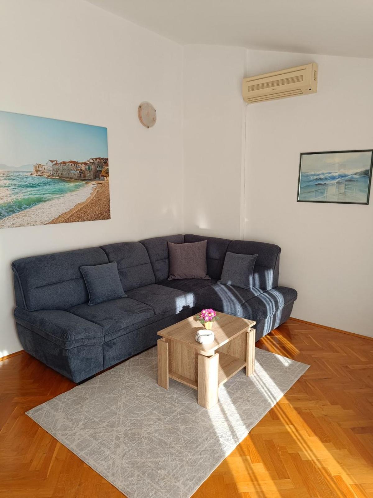 Apartmani Ljubo Примоштен Екстер'єр фото