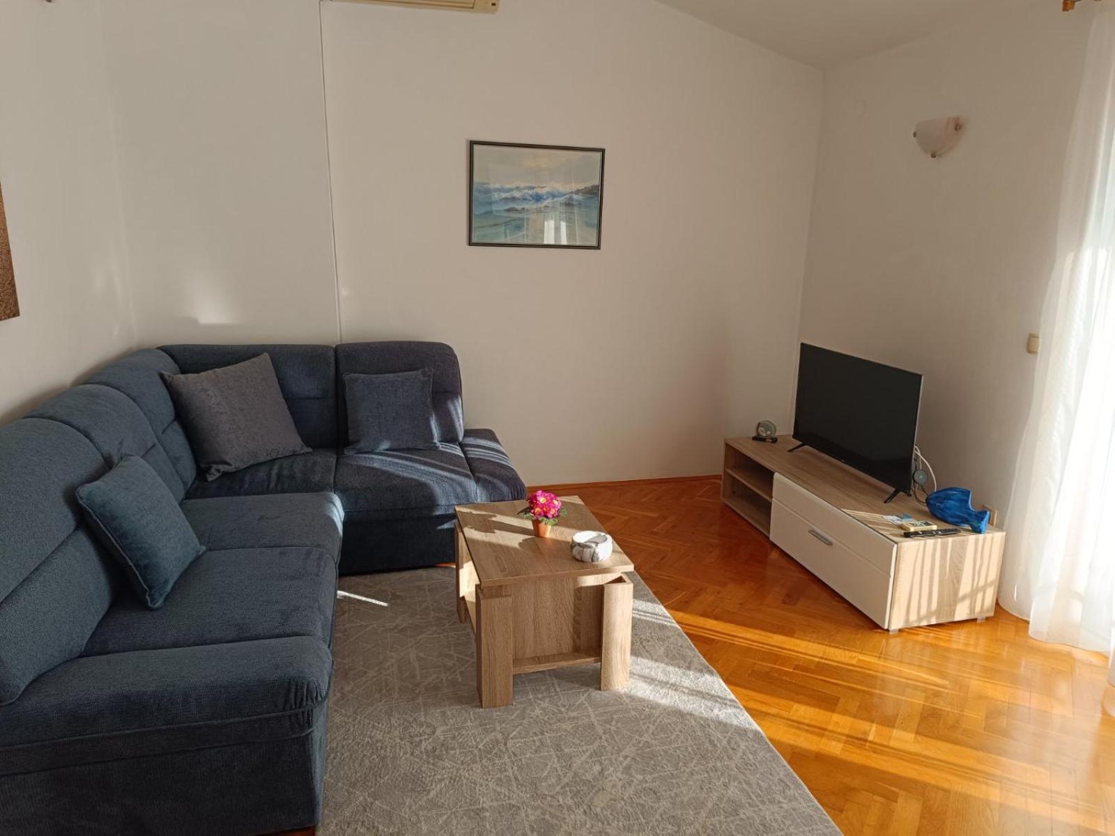 Apartmani Ljubo Примоштен Екстер'єр фото