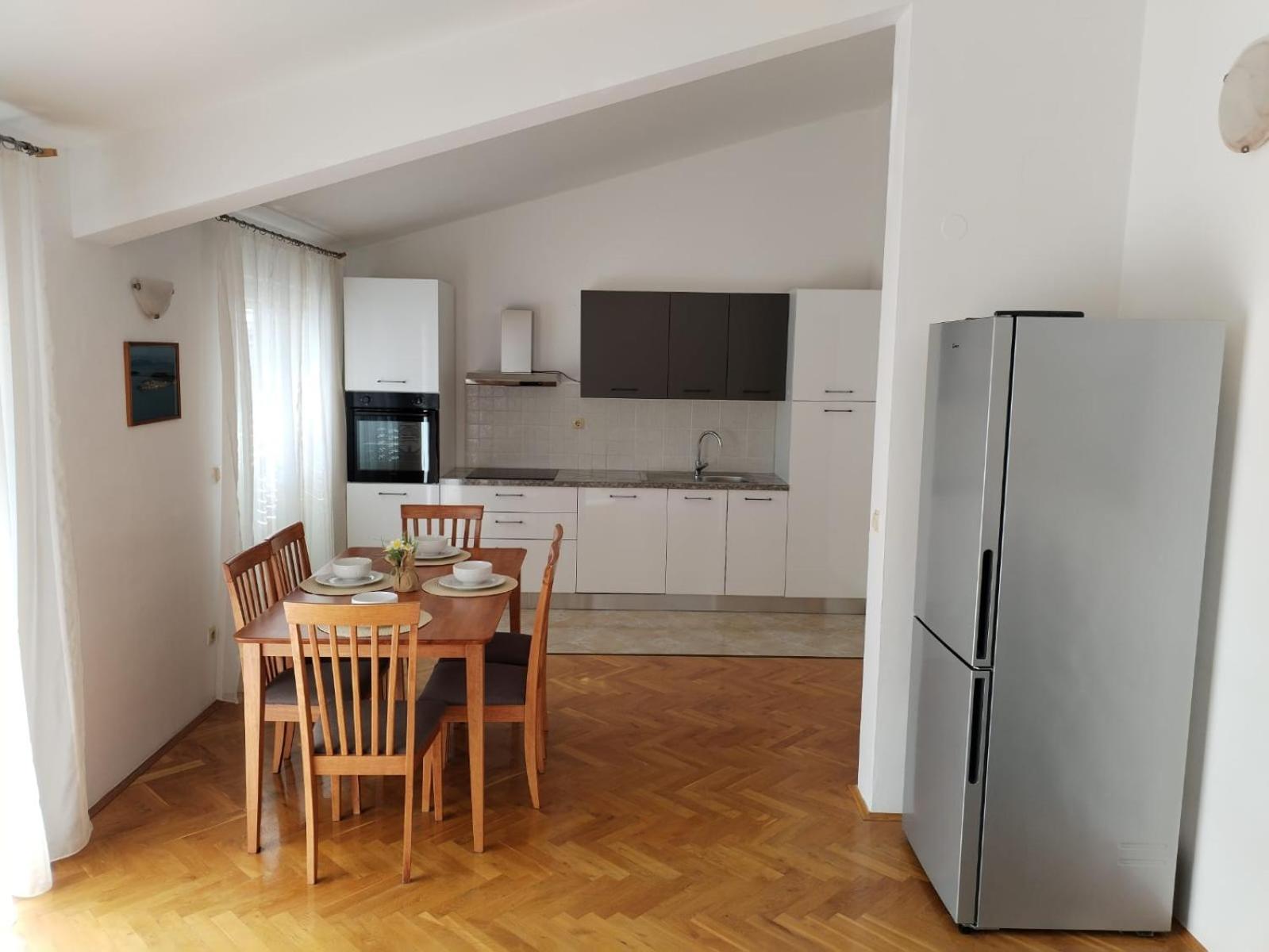 Apartmani Ljubo Примоштен Екстер'єр фото