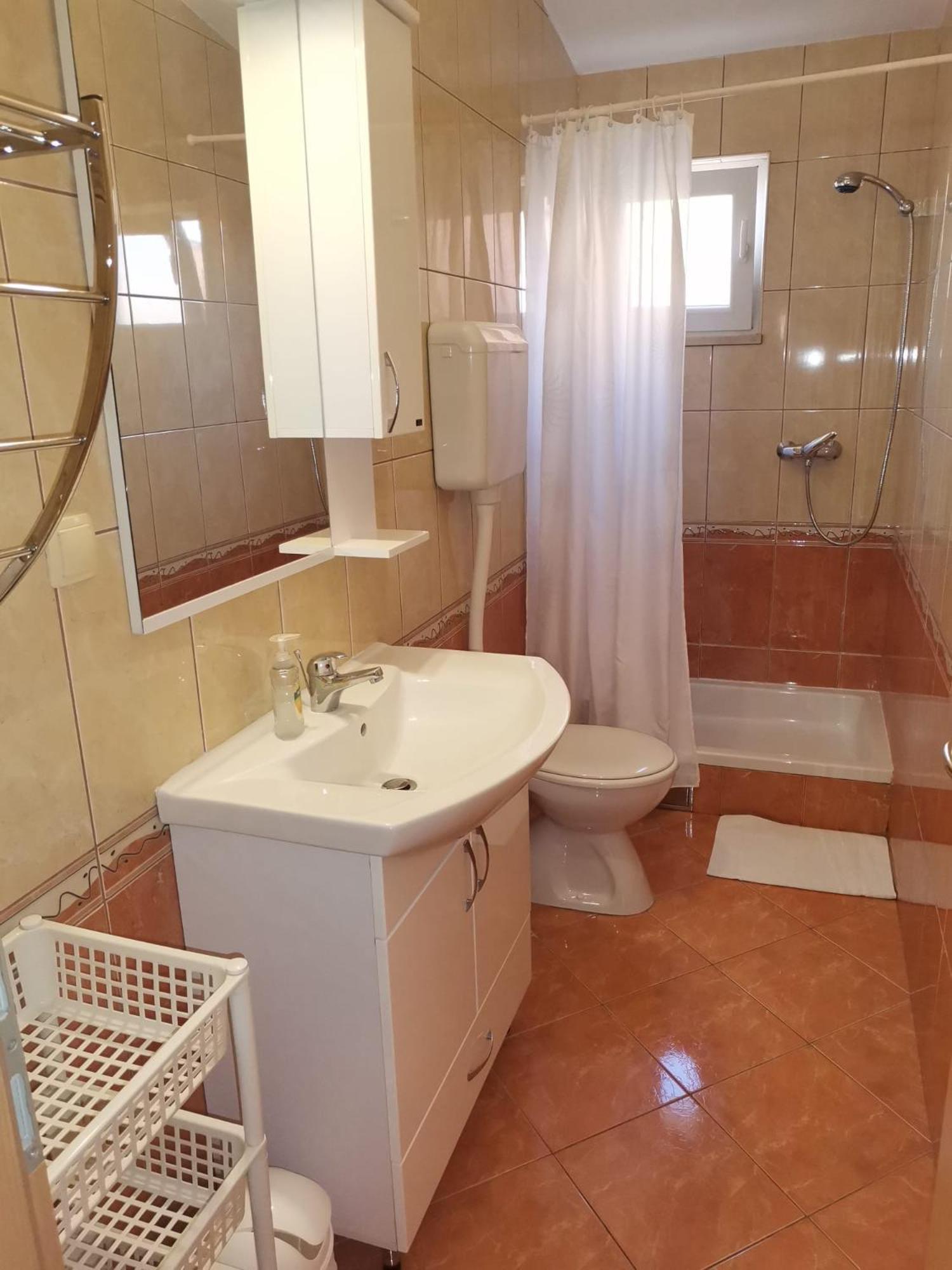 Apartmani Ljubo Примоштен Екстер'єр фото