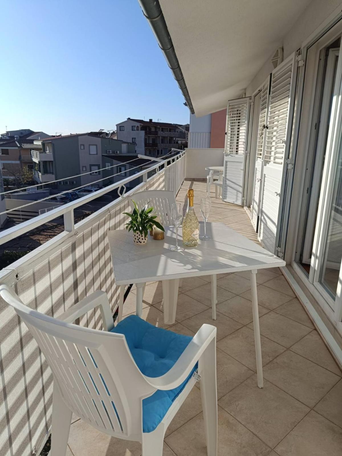Apartmani Ljubo Примоштен Екстер'єр фото