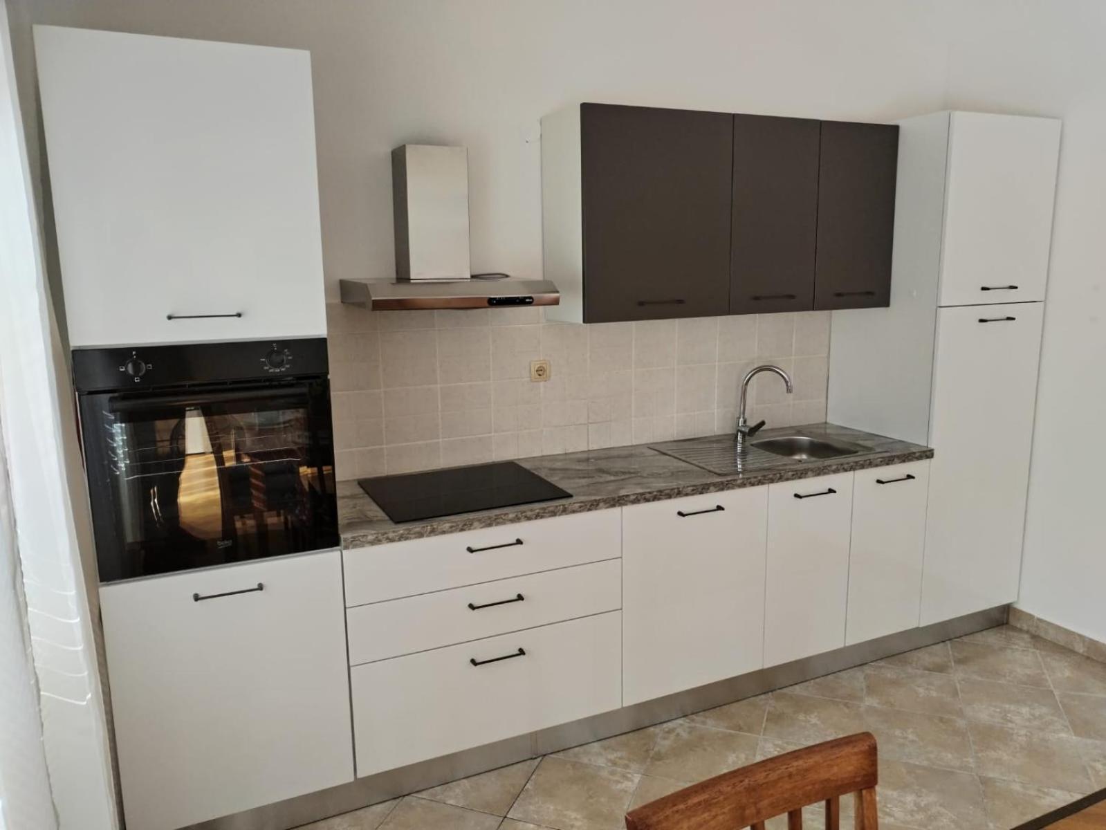 Apartmani Ljubo Примоштен Екстер'єр фото