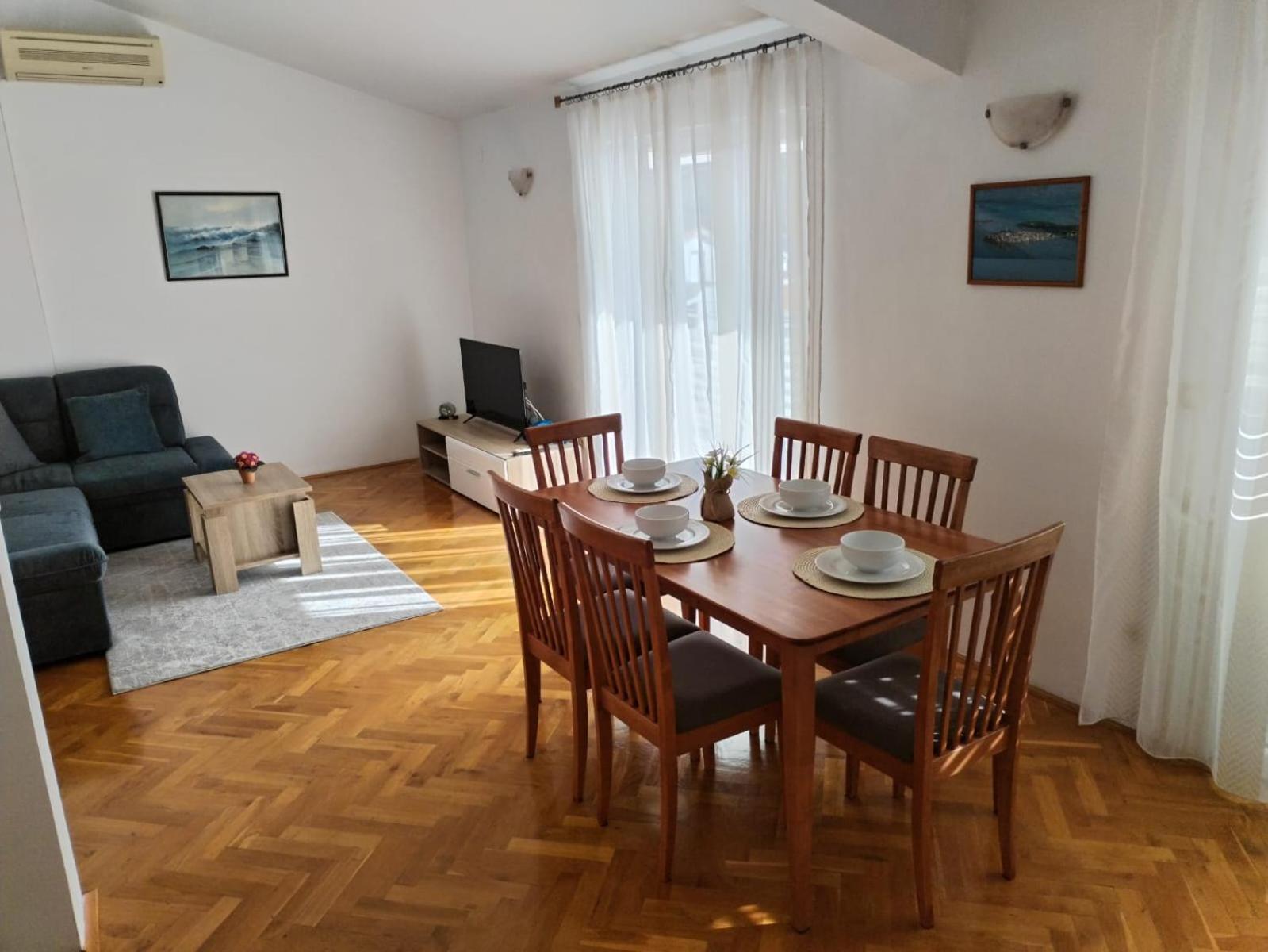 Apartmani Ljubo Примоштен Екстер'єр фото